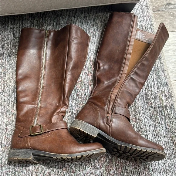 Chic Brown Tall Boots with Buckle - Picture 2 of 3